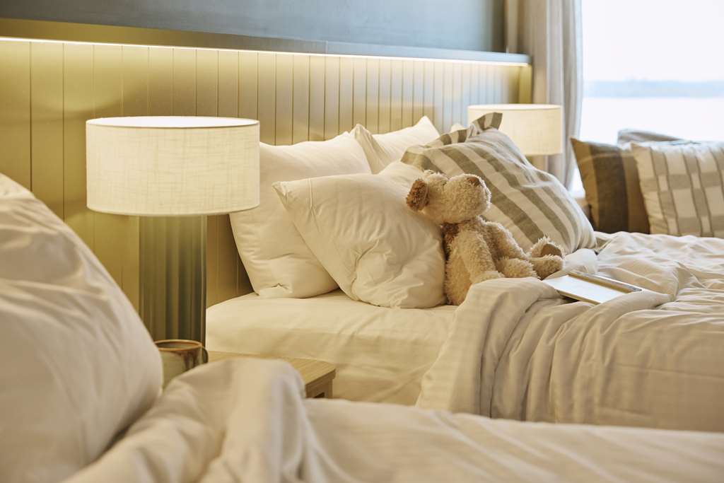 Rydges Port Macquarie-guestroom-Guest Room,On-Site.jpg