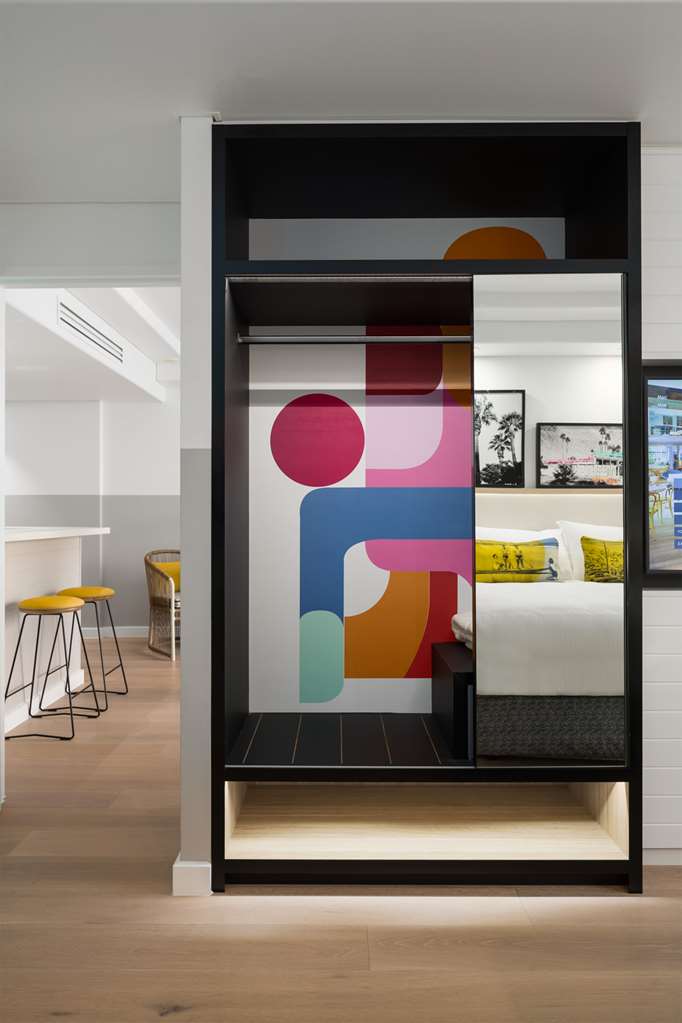 QT Gold Coast-guestroom-Guest Room,Suite,On-Site.jpg