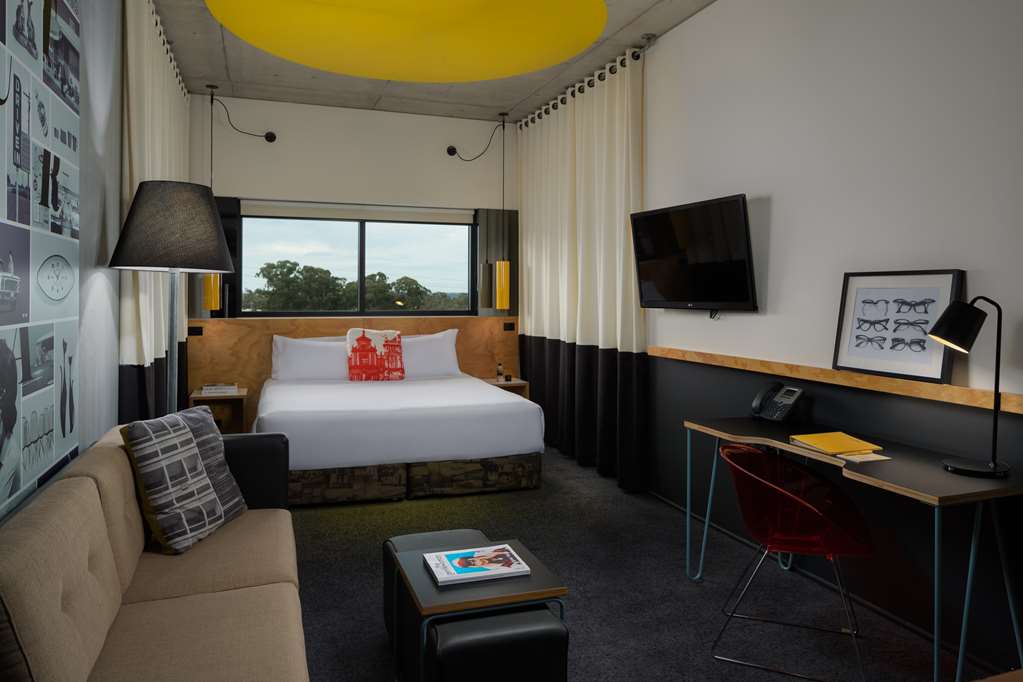 Atura Blacktown-guestroom-Guest Room,Bed,Indoor/Interior,On-Site.jpg