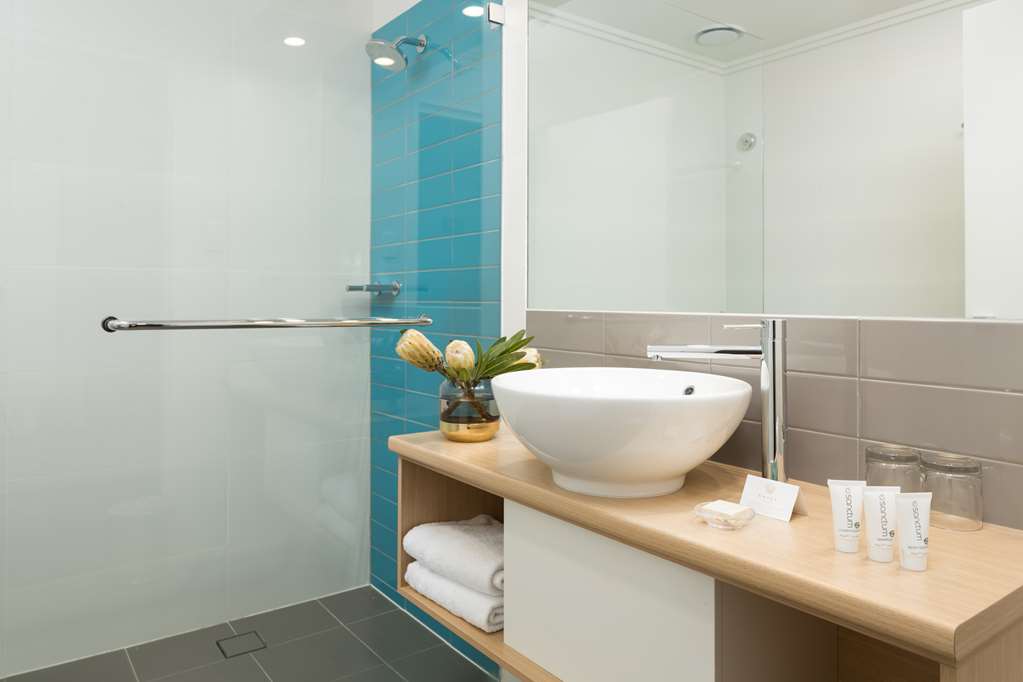 Sails Resort Port Macquarie --guestroom-Guest Room,Bathroom,On-Site.jpg