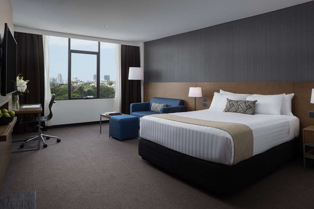 Rydges Camperdown Sydney-guestroom-Guest Room,On-Site.jpg
