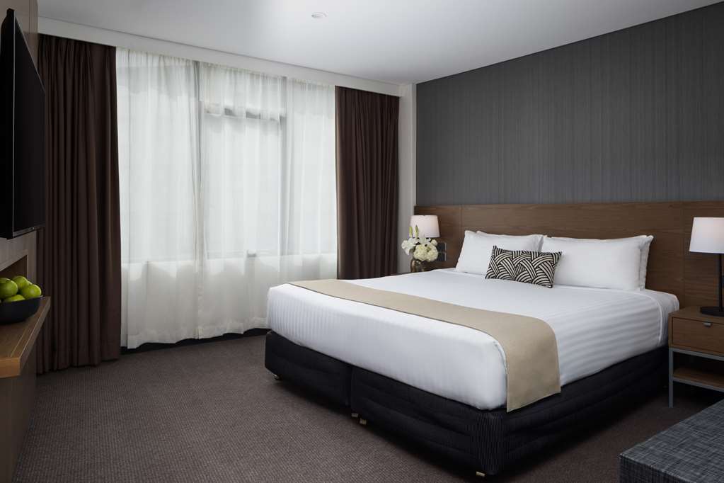 Rydges Camperdown Sydney-guestroom-Guest Room,Suite,On-Site.jpg