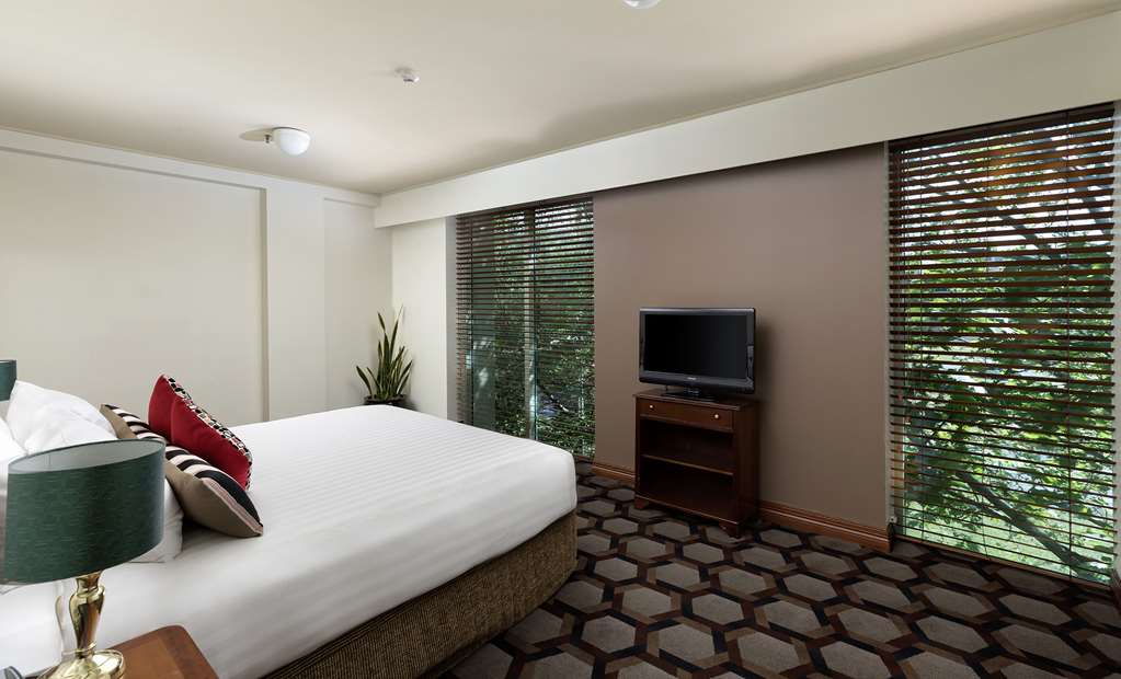 Rydges Capital Hill-guestroom-Guest Room,Suite,On-Site.jpg