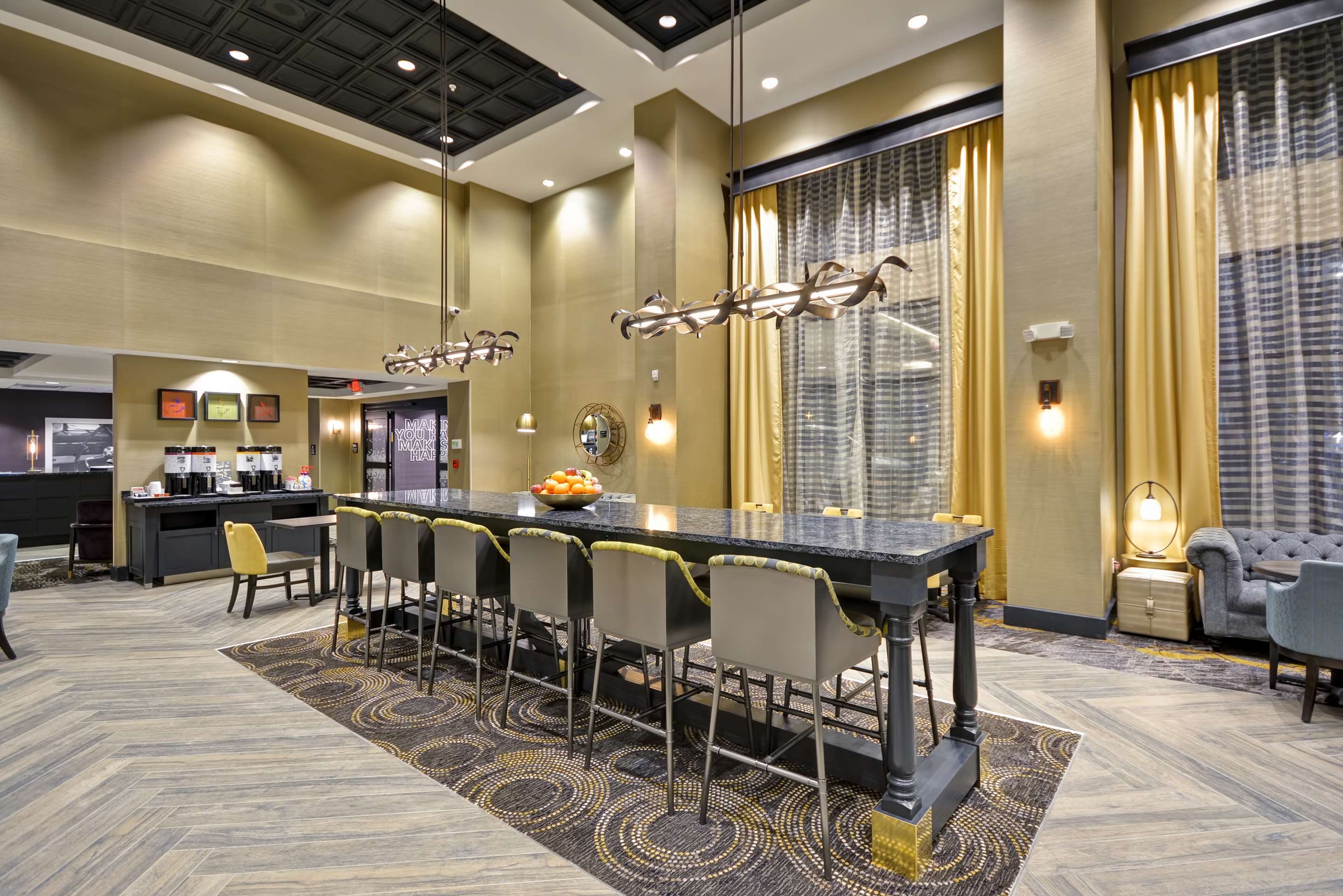 Lobby | Hampton Inn & Suites Detroit/Warren