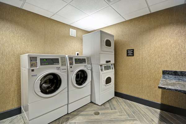  - Hampton Inn Warren