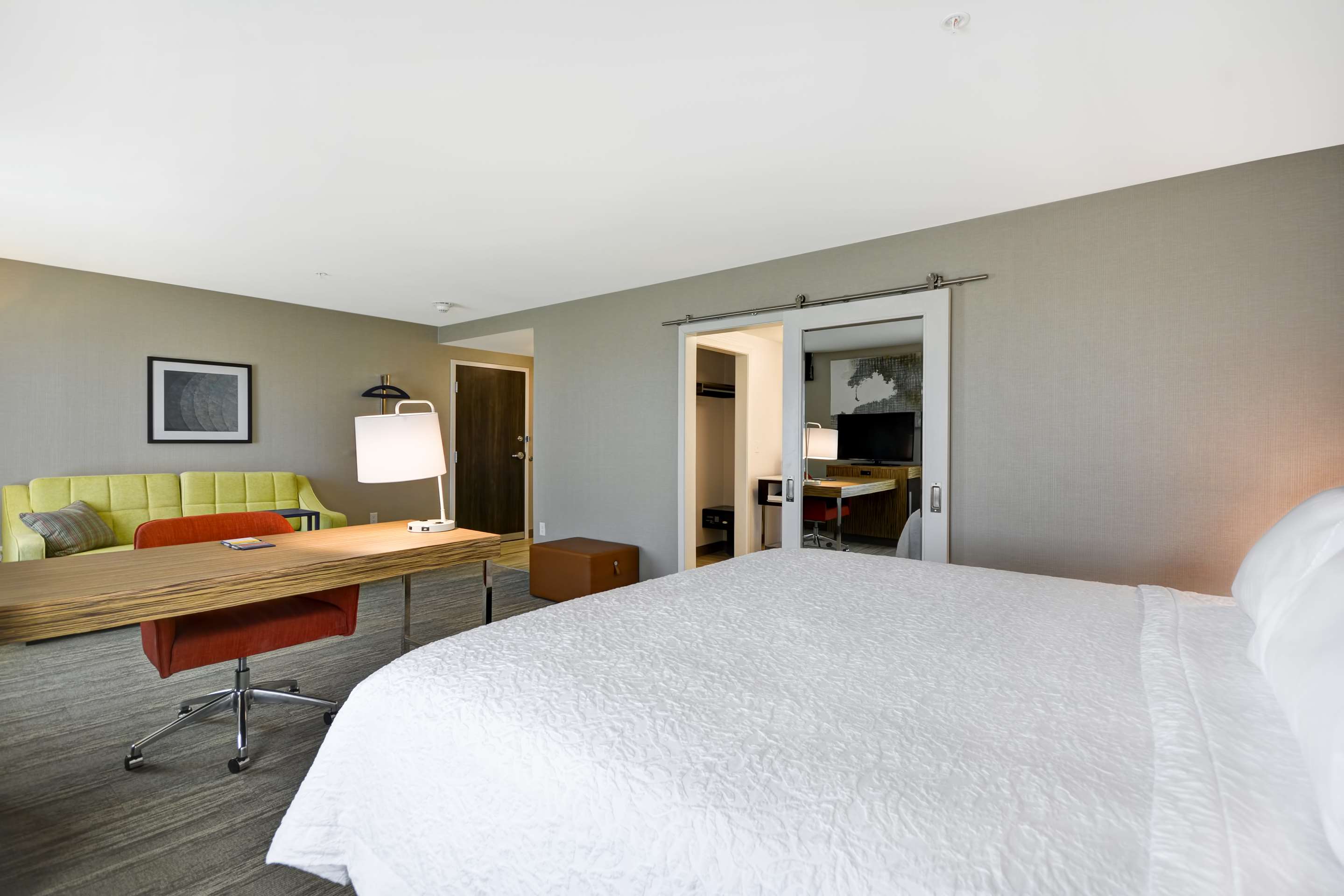 Guest room