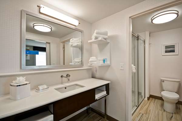  - Hampton Inn Warren