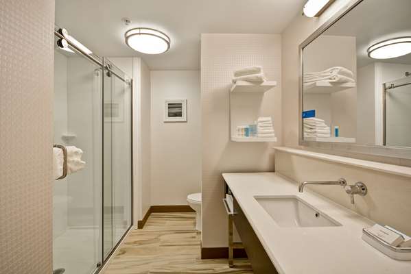  - Hampton Inn Warren