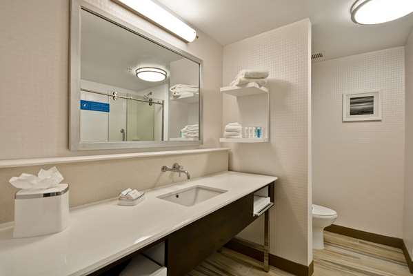  - Hampton Inn Warren