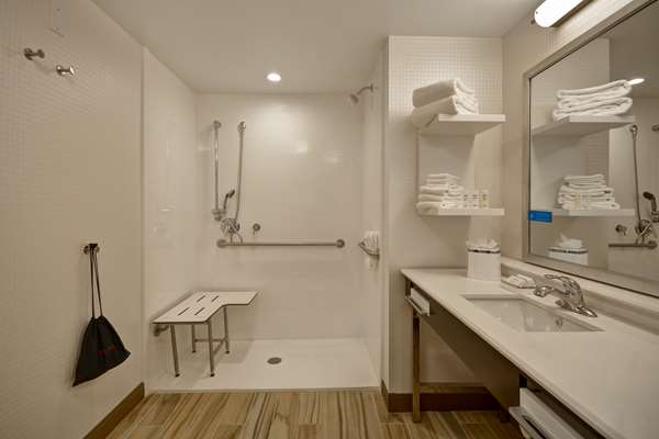  - Hampton Inn Warren