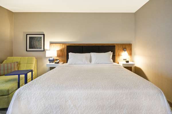  - Hampton Inn Warren