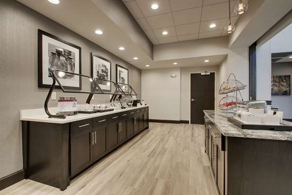 Restaurant - Hampton Inn & Suites Knightdale