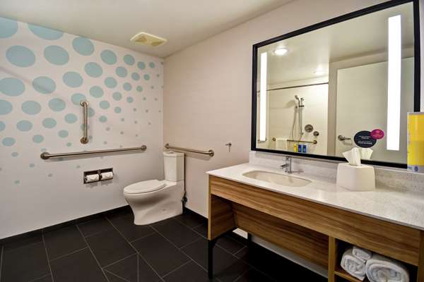  - Tru by Hilton Airport Salt Lake City - I-80, Exit 113