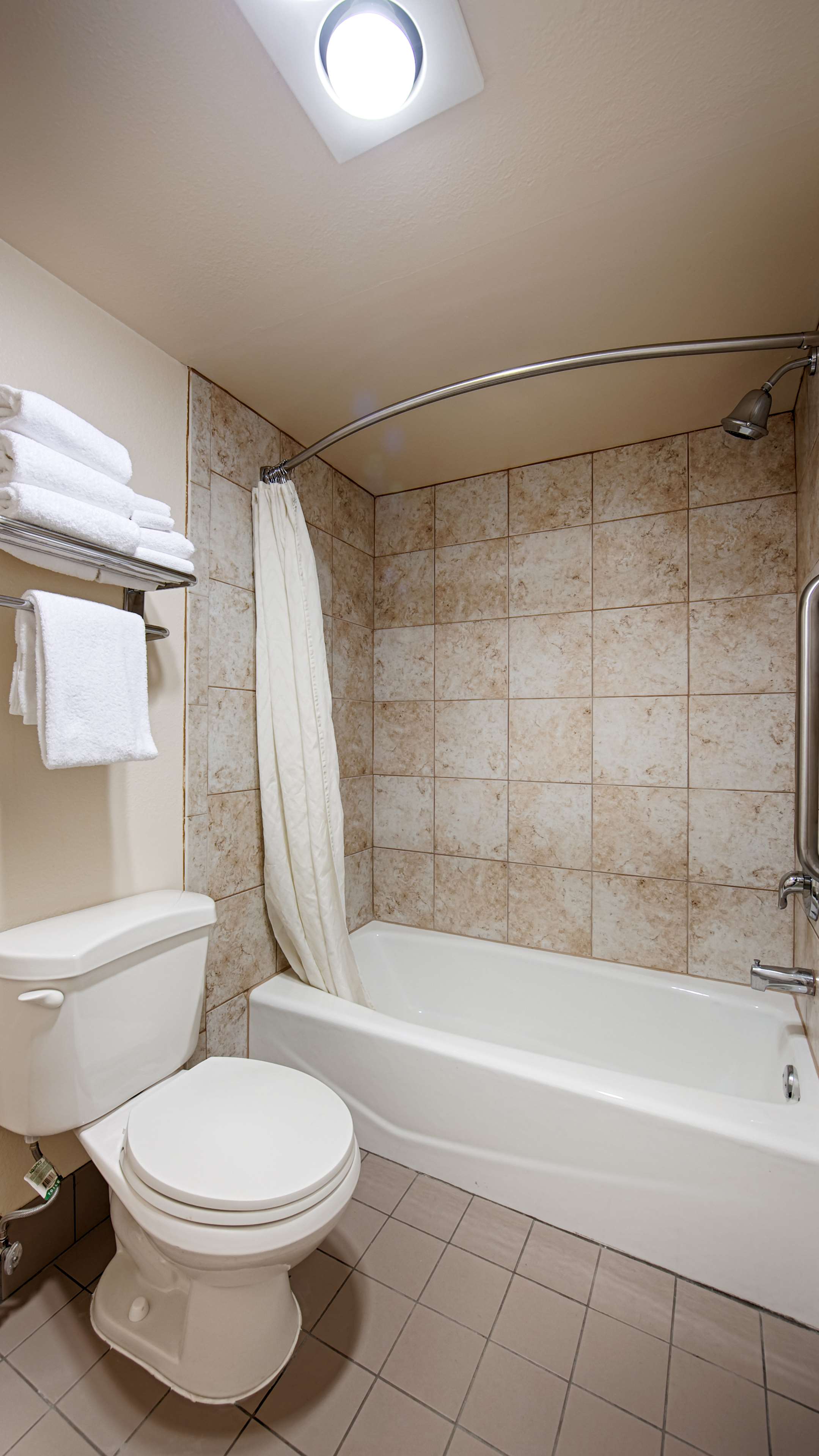 SureStay Hotel by Best Western Tehachapi Room Type - 1 King Bed, Non-Smoking, High Speed Internet Access, Microwave And Refrigerator, Coffee Maker, Iron 