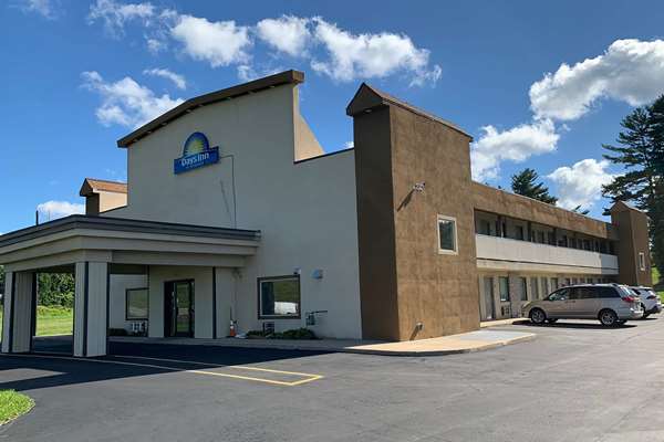 Exterior view - Days Inn Bellville - I-71, Exit 165