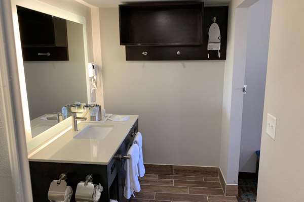  - Days Inn Bellville - I-71, Exit 165