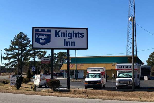 Exterior view - Knights Inn Selma - I-95, Exit 97