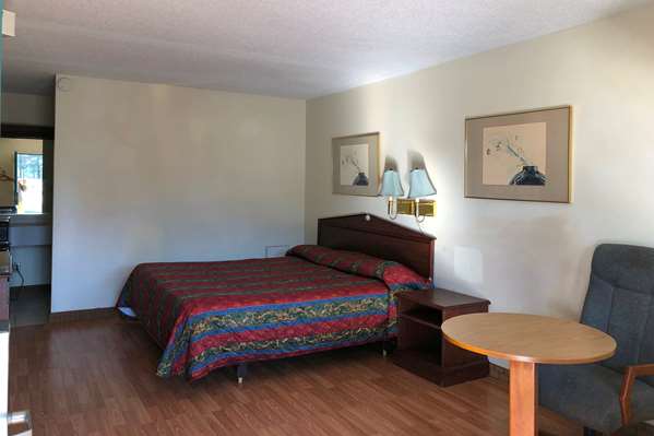  - Knights Inn Selma - I-95, Exit 97