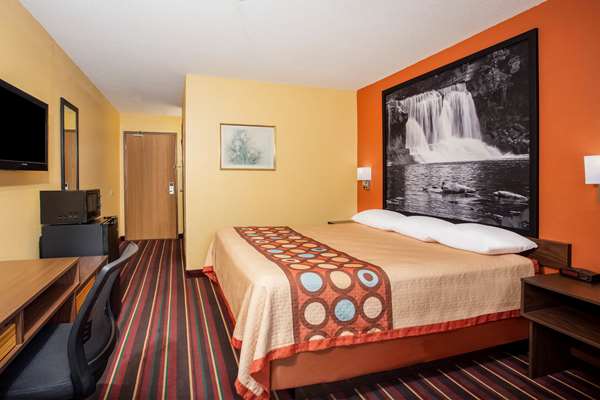  - Super 8 Hotel Crawfordsville - I-74, Exit 34