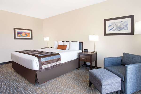  - Wingate by Wyndham Hotel Downtown Page