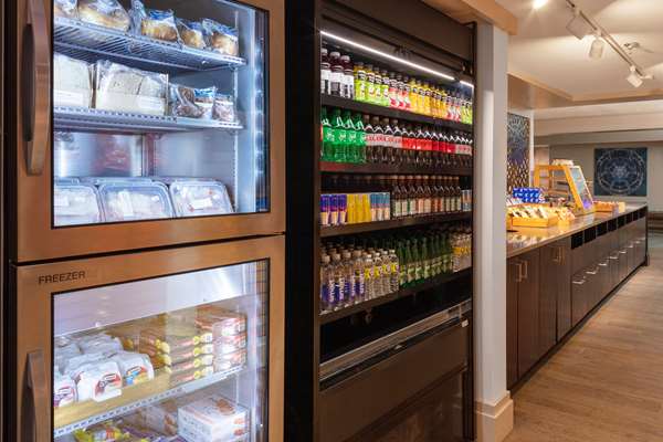 Restaurant - DoubleTree by Hilton Hotel Burlington