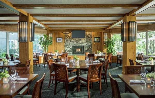 Restaurant - DoubleTree by Hilton Hotel Burlington
