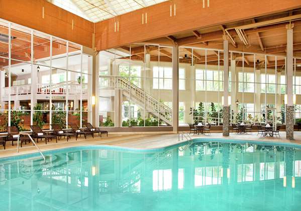Pool - DoubleTree by Hilton Hotel Burlington