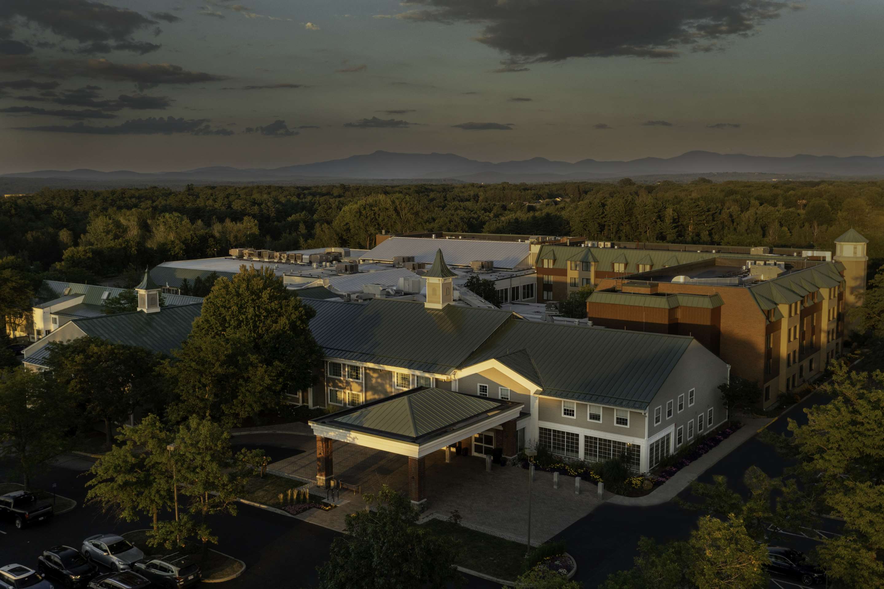 Exterior | DoubleTree by Hilton Burlington Vermont
