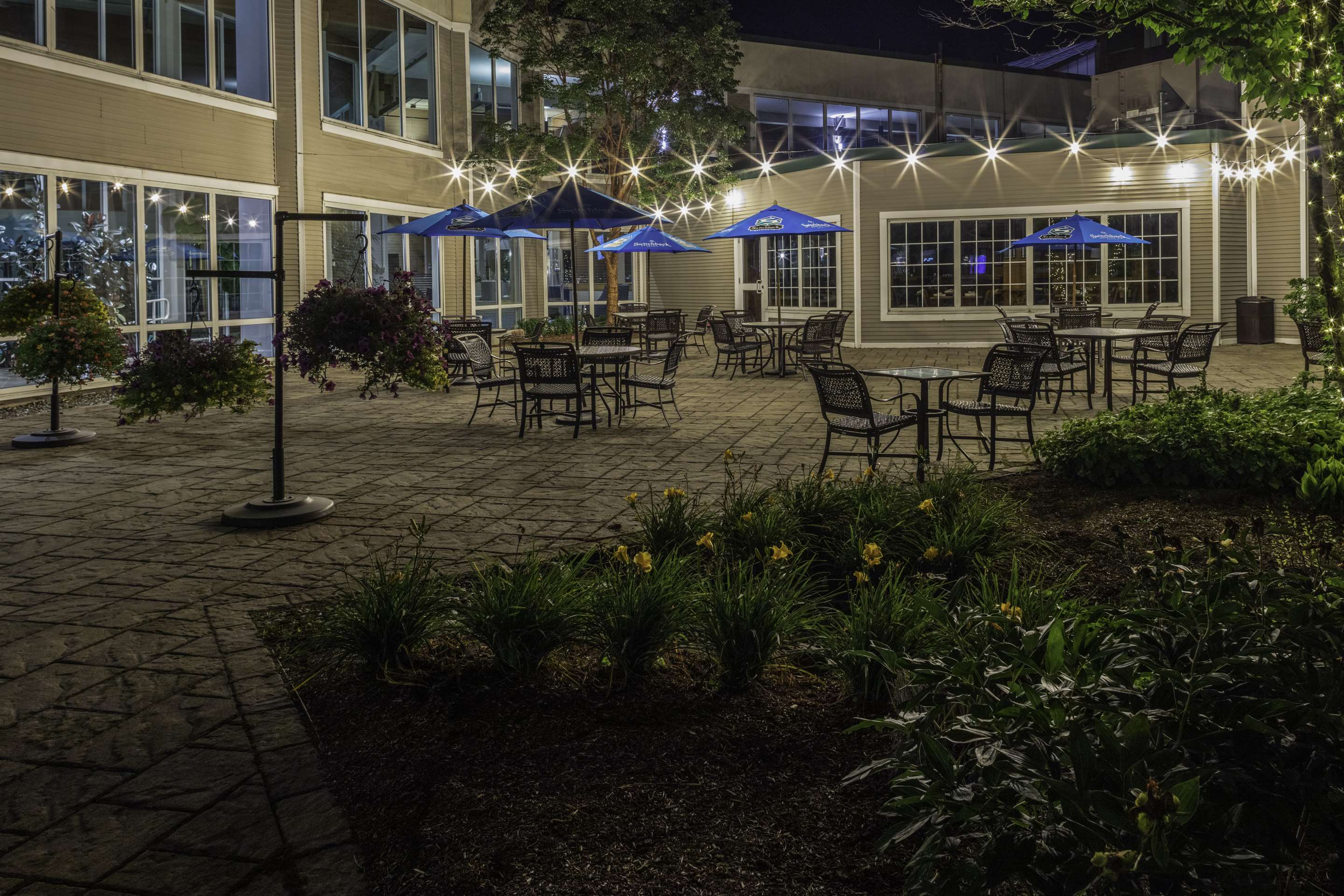 Exterior | DoubleTree by Hilton Burlington Vermont