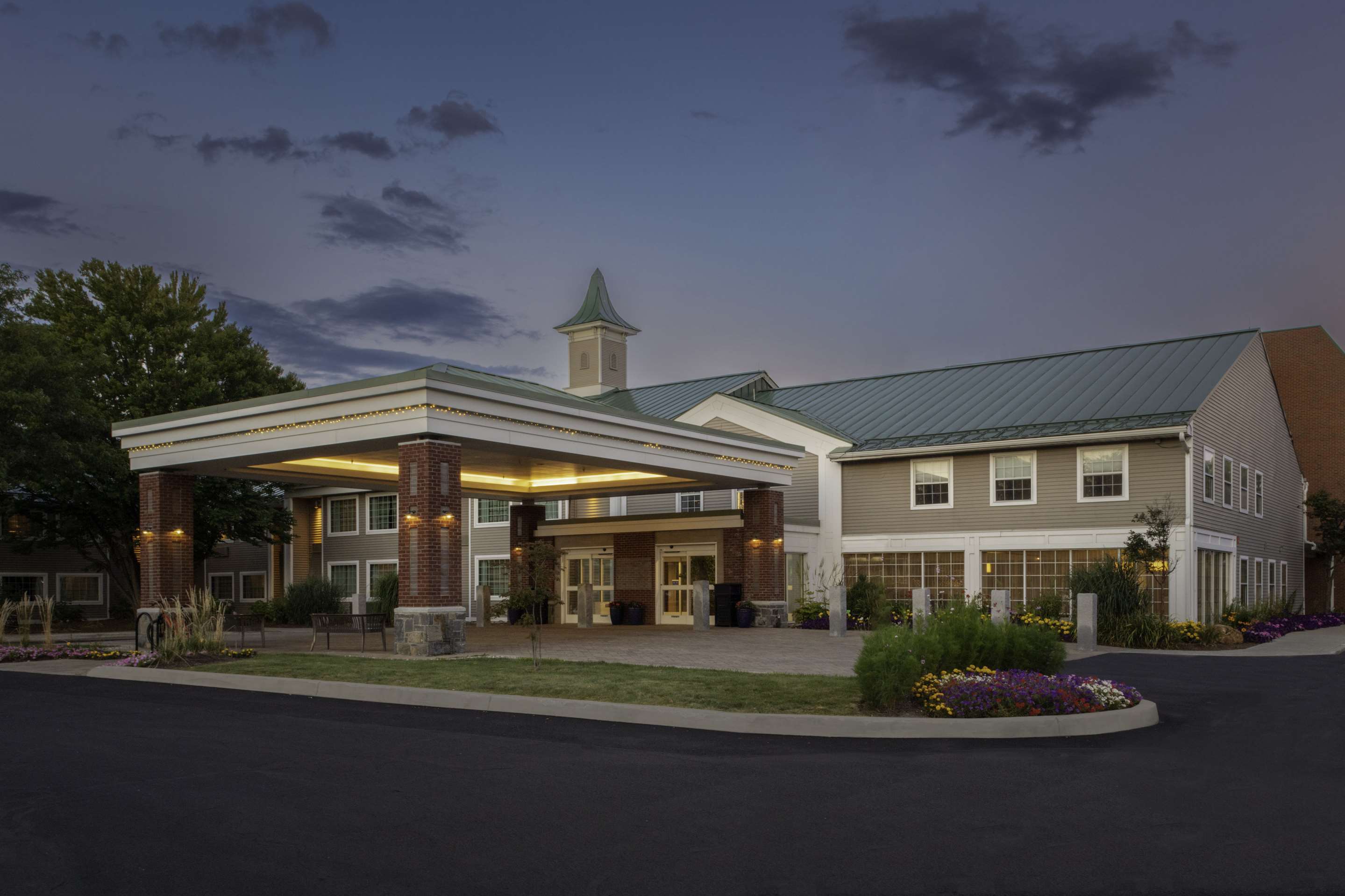 Exterior | DoubleTree by Hilton Burlington Vermont