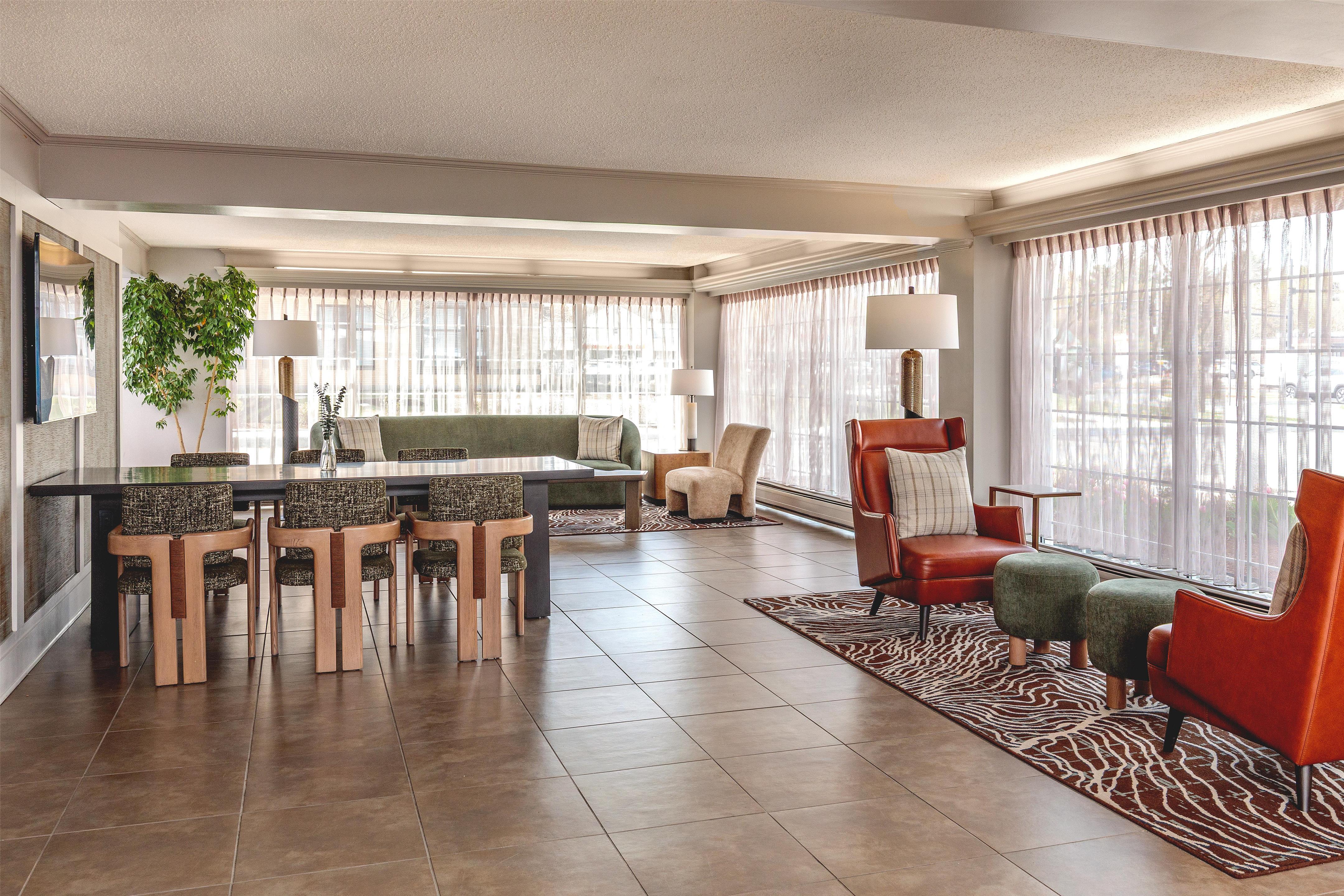 Lobby | DoubleTree by Hilton Burlington Vermont