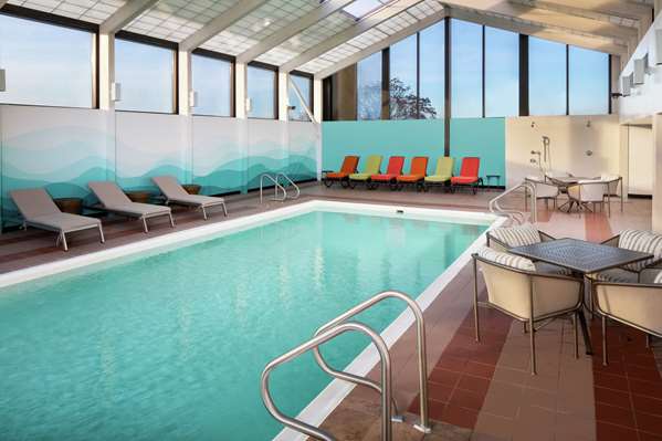 Pool - DoubleTree by Hilton Hotel Downtown Manchester