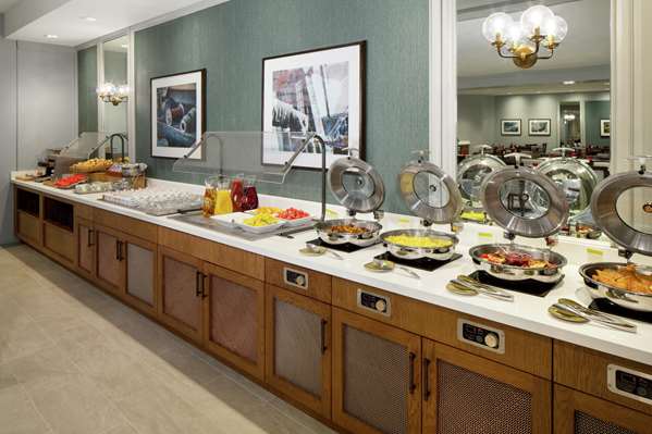 Amenities - DoubleTree by Hilton Hotel Downtown Manchester