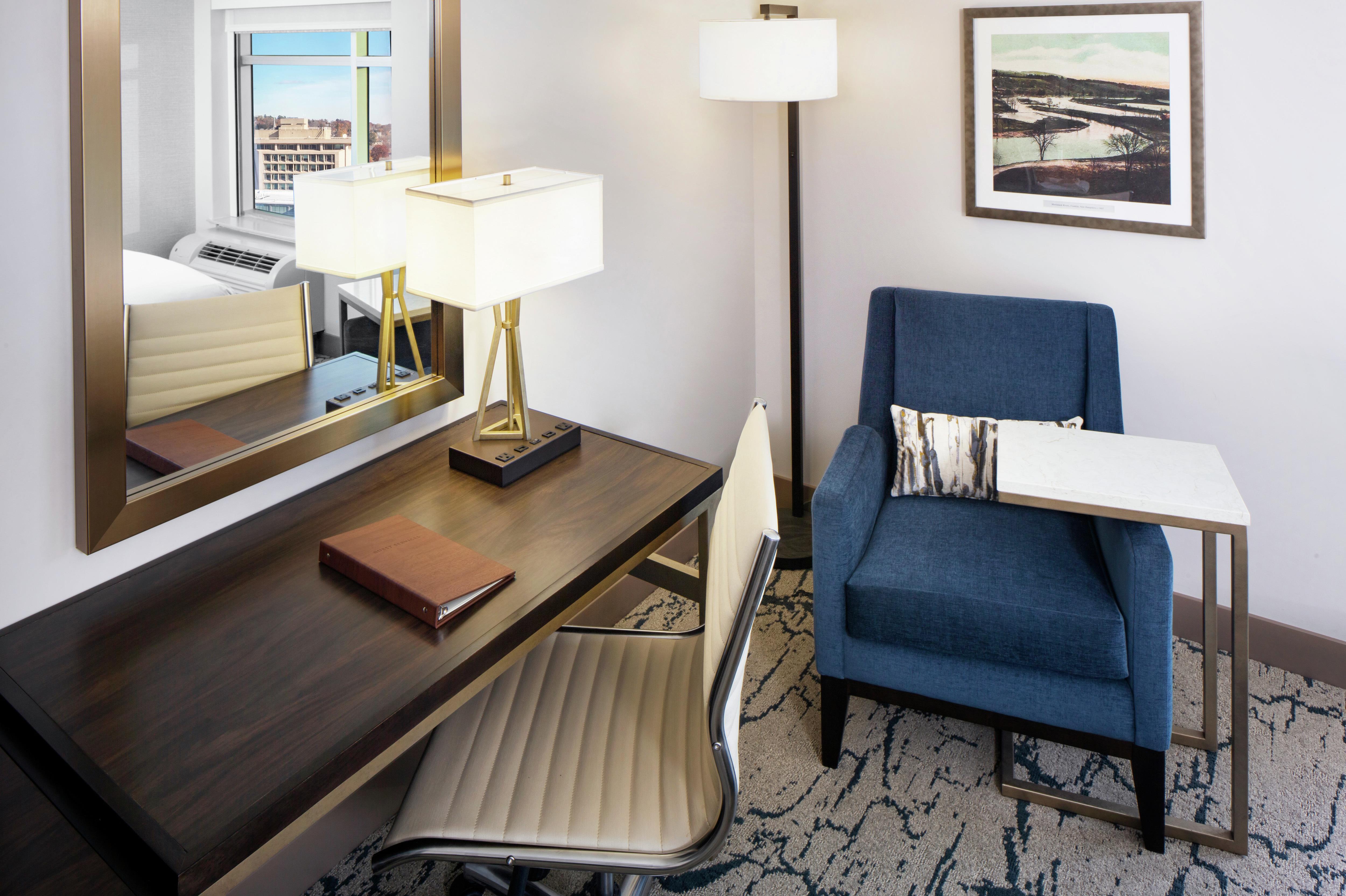DoubleTree by Hilton Manchester Downtown Room Type - 2 QUEEN MOB HEAR ACC RIS