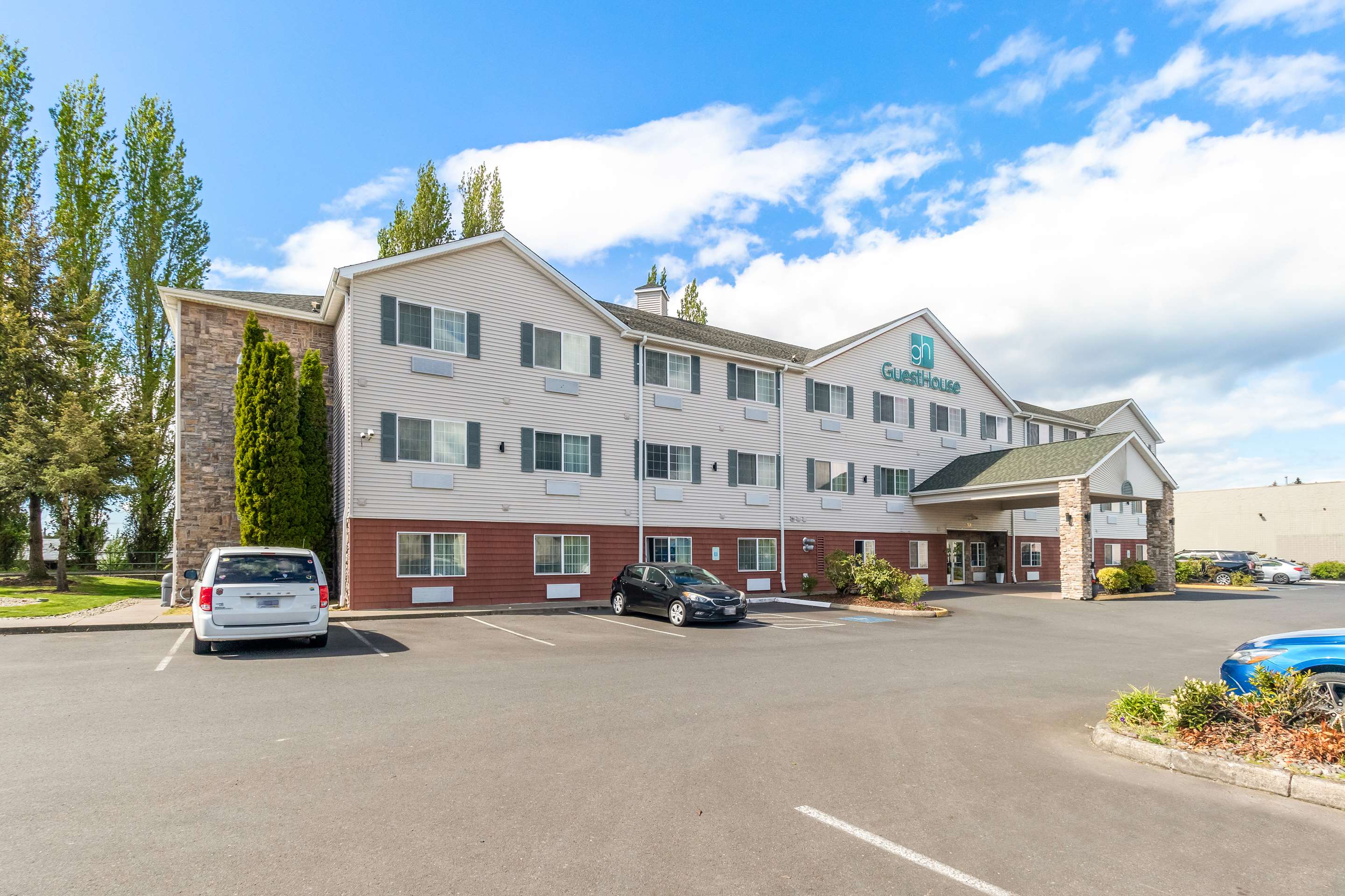 WAKELA Exterior | GuestHouse Kelso Longview