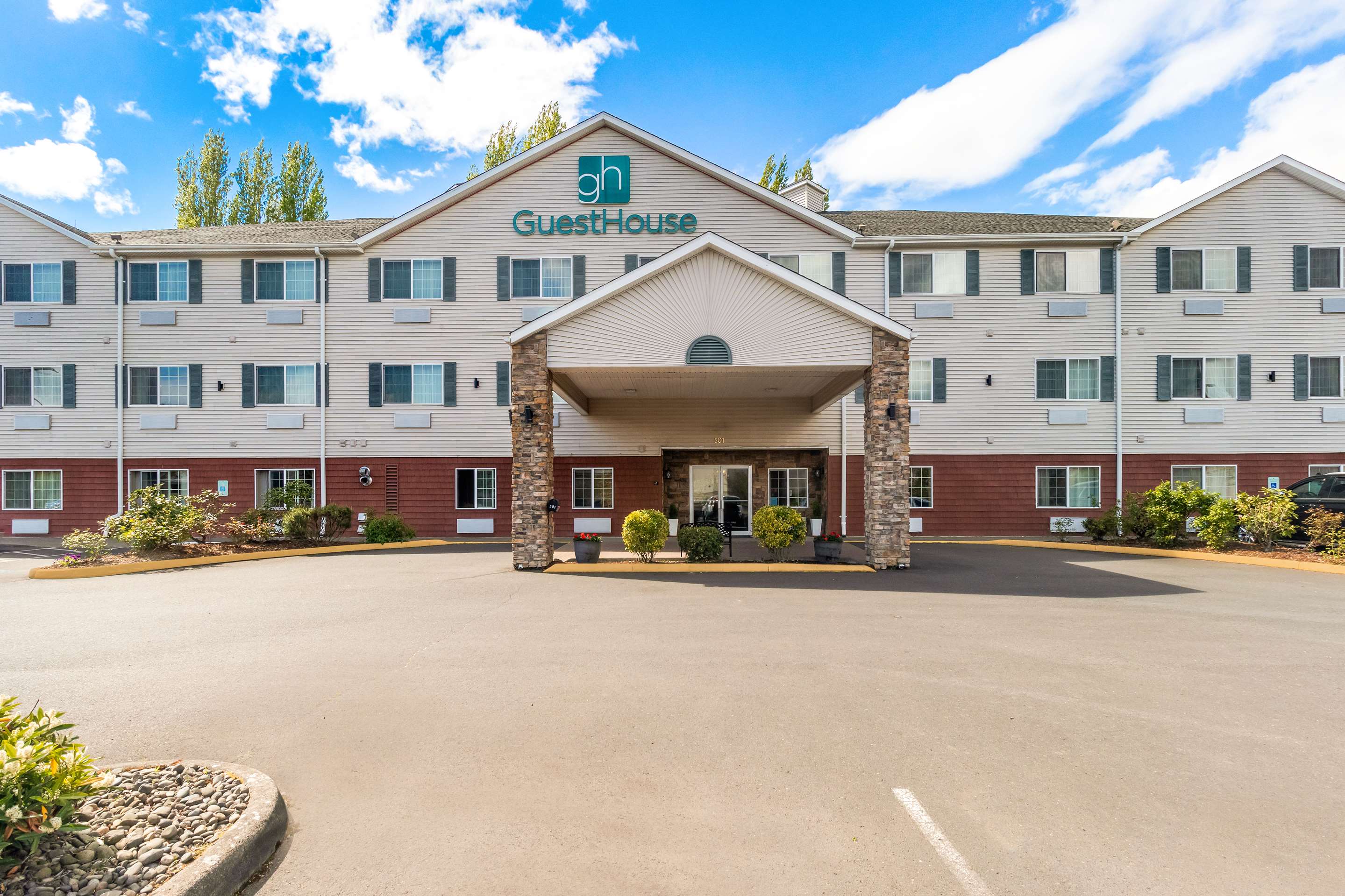 WAKELA Exterior | GuestHouse Kelso Longview