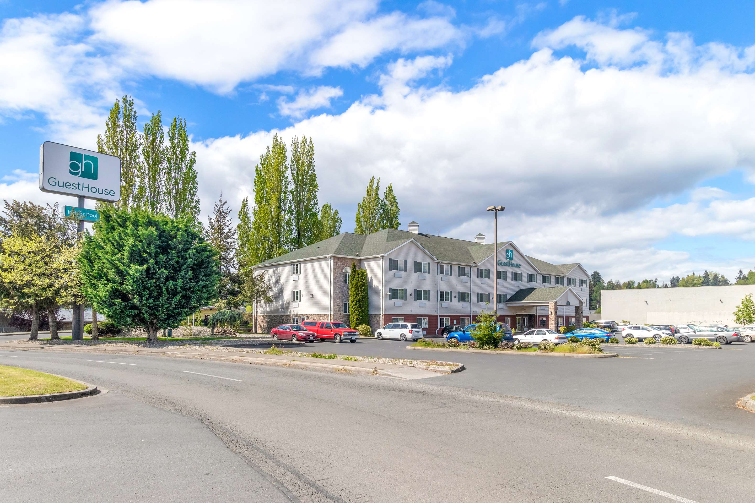 WAKELA Exterior | GuestHouse Kelso Longview