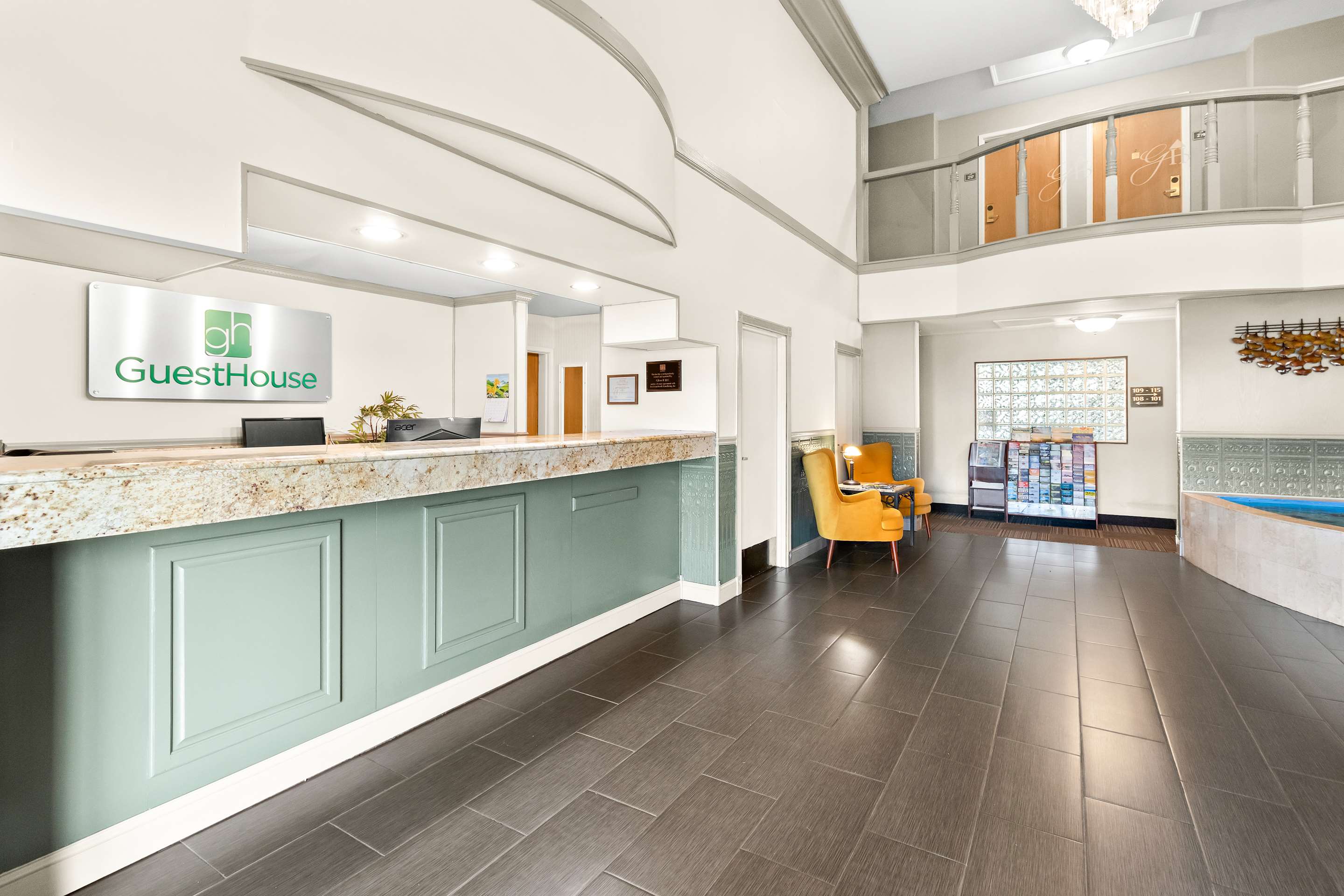 WAKELA Lobby | GuestHouse Kelso Longview