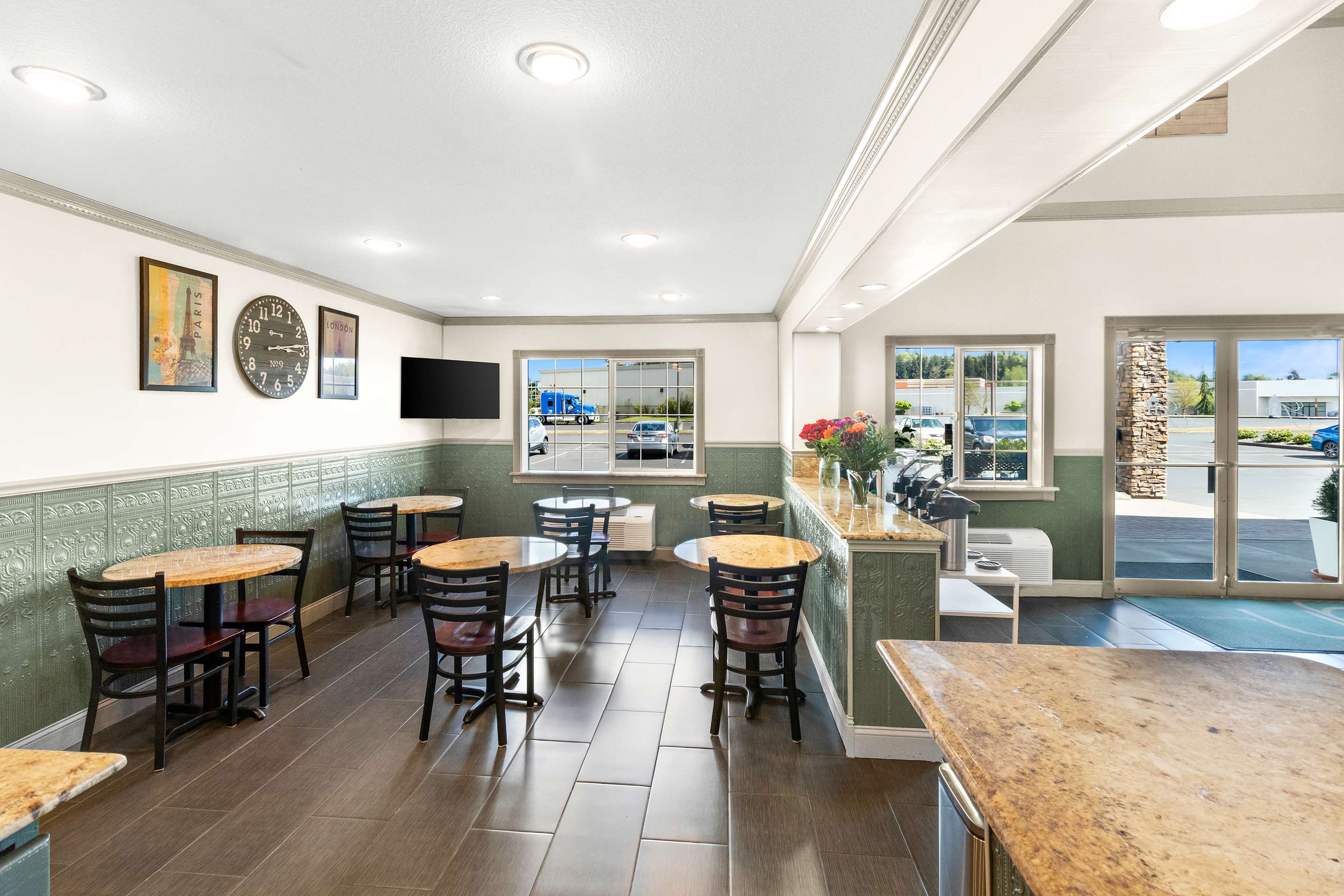 WAKELA BreakfastArea | GuestHouse Kelso Longview