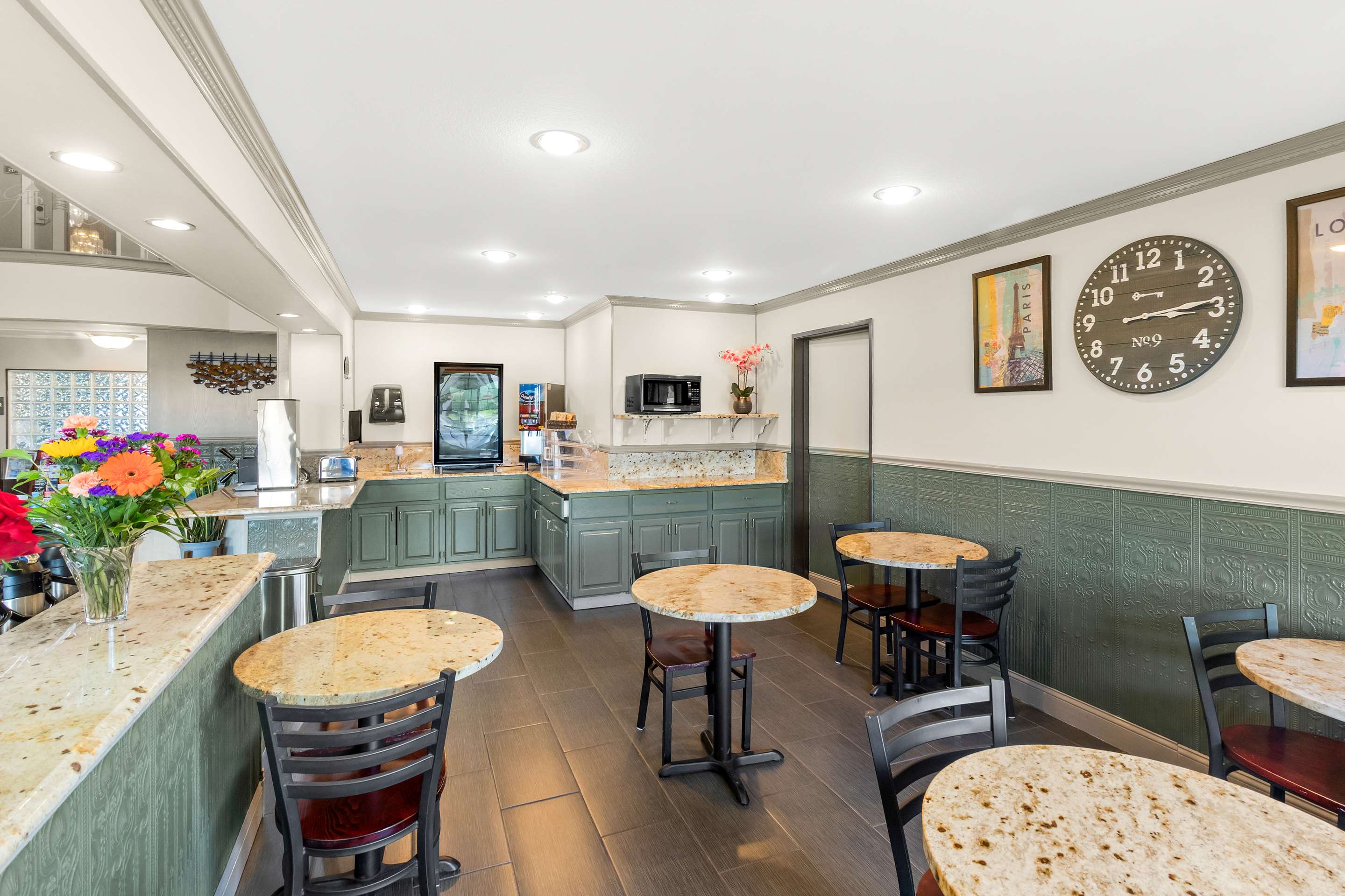 WAKELA BreakfastArea | GuestHouse Kelso Longview