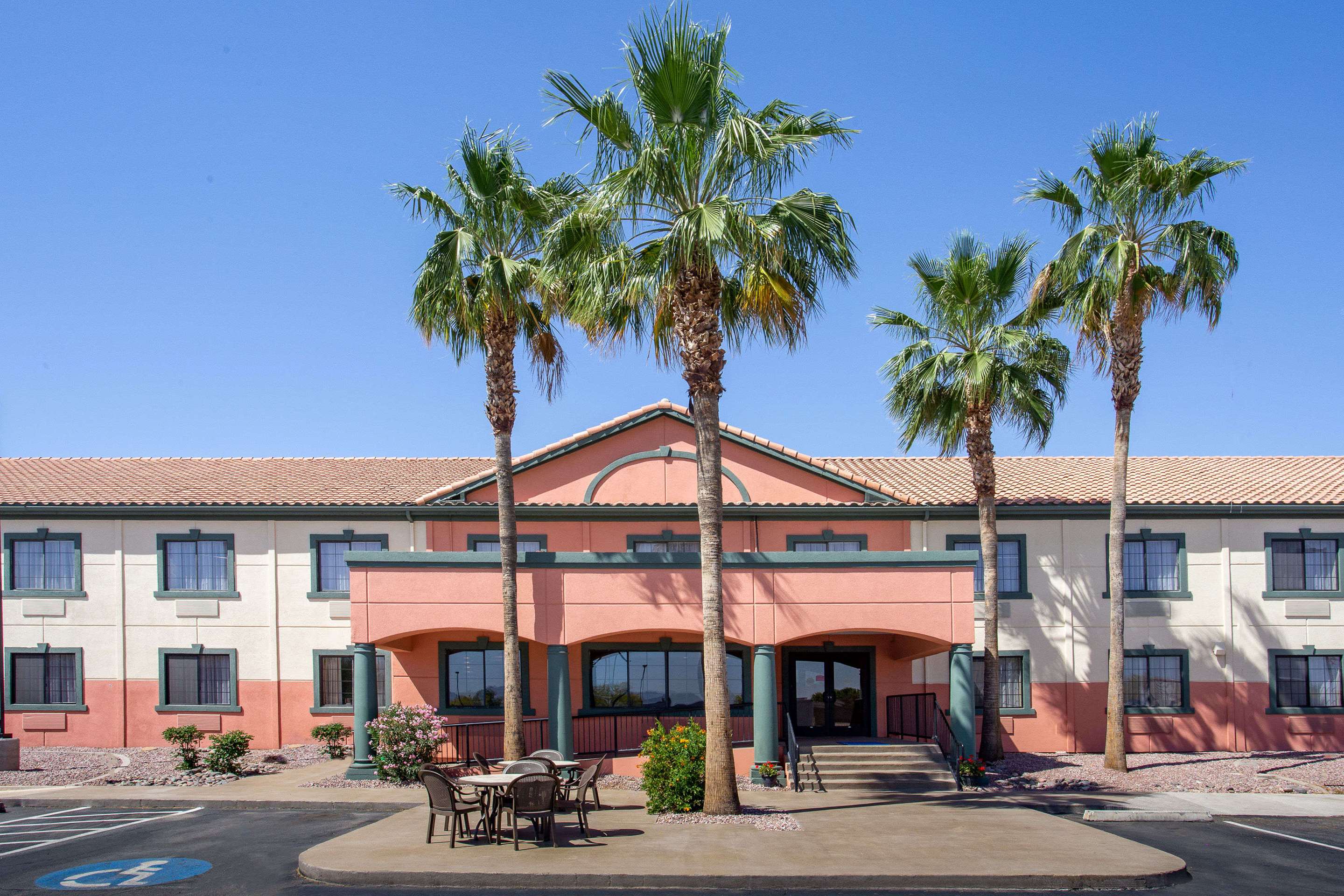 Exterior | Baymont by Wyndham Phoenix I-10 near 51st Ave