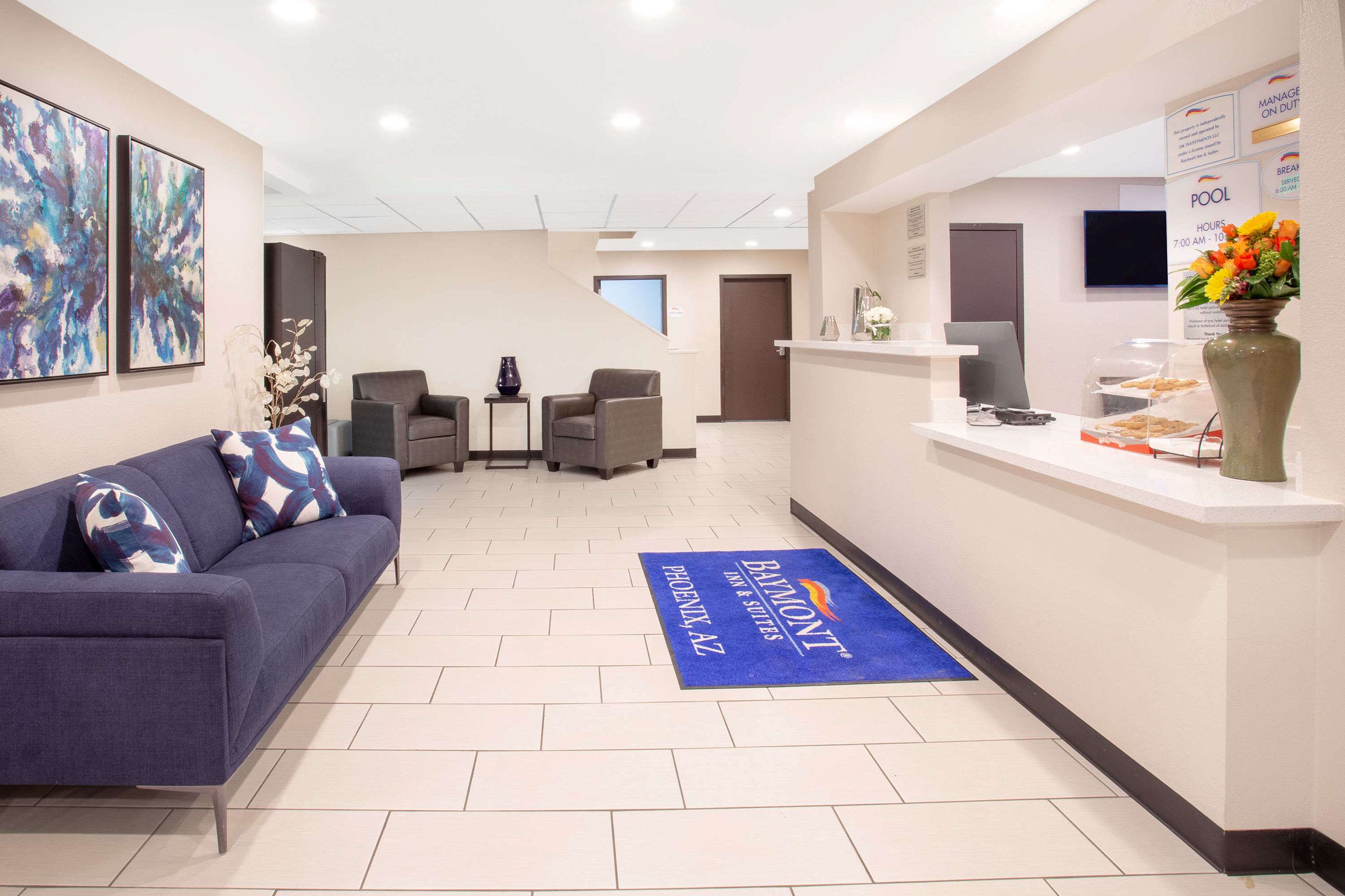 Lobby | Baymont by Wyndham Phoenix I-10 near 51st Ave