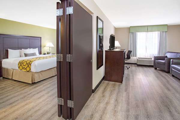Suite - Baymont Inn & Suites West Phoenix - I-10, Exit 137 & 139