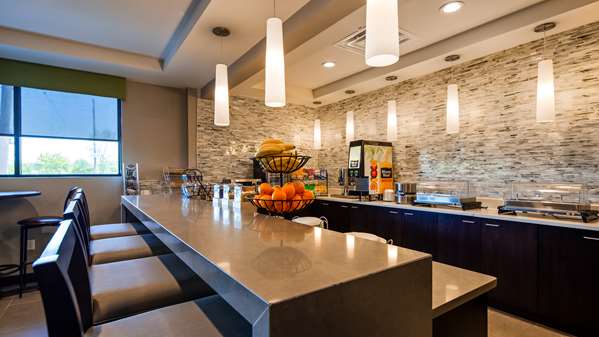 Amenities - Best Western Plus Philadelphia Pennsauken Hotel