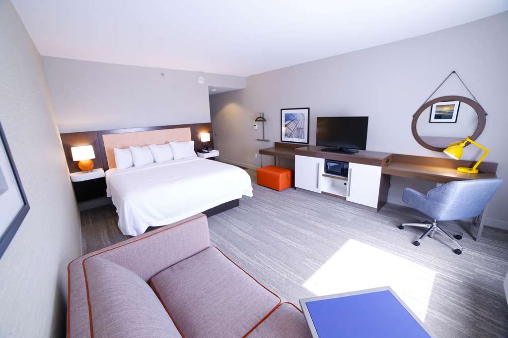 Hampton Inn & Suites by Hilton Forest City Room Type - 1 KING SFABD HEAR ACC NS