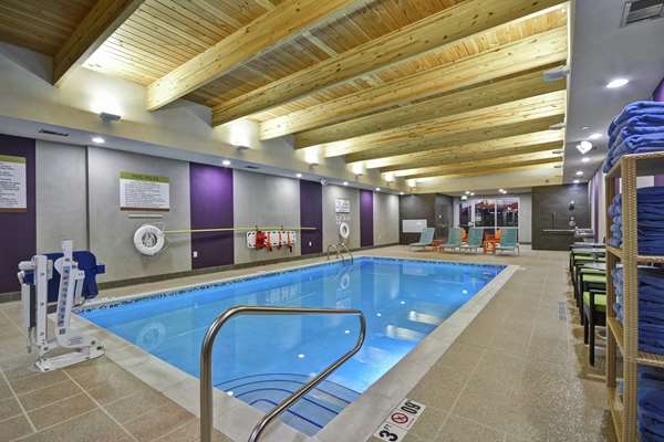 Pool - Home2 Suites by Hilton Stow