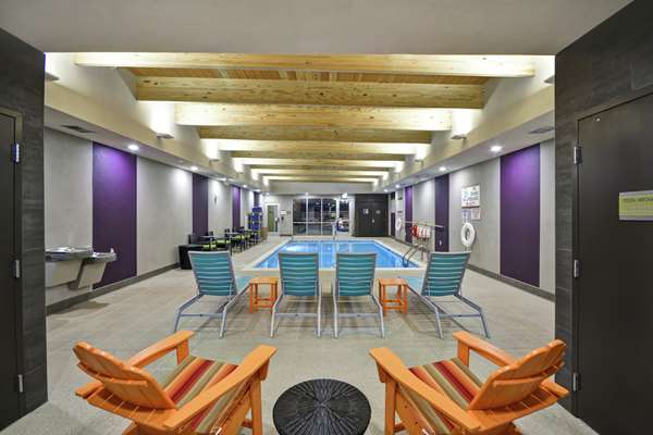 Pool - Home2 Suites by Hilton Stow