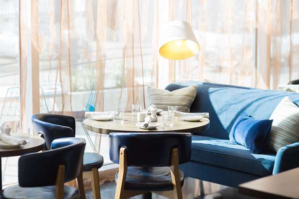 Restaurant - Troubadour Hotel New Orleans