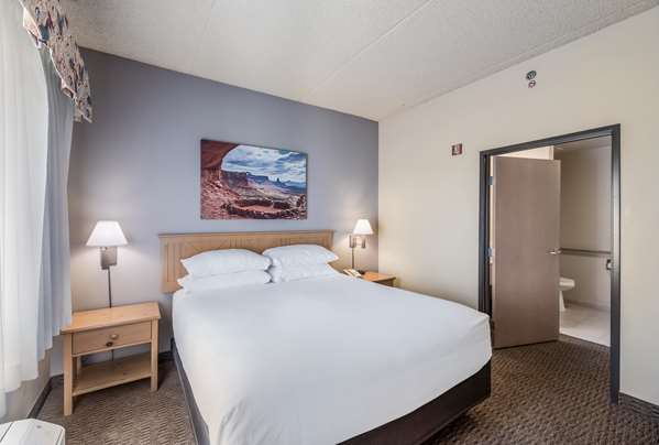  - Red Lion Inn & Suites Goodyear - I-10, Exit 128