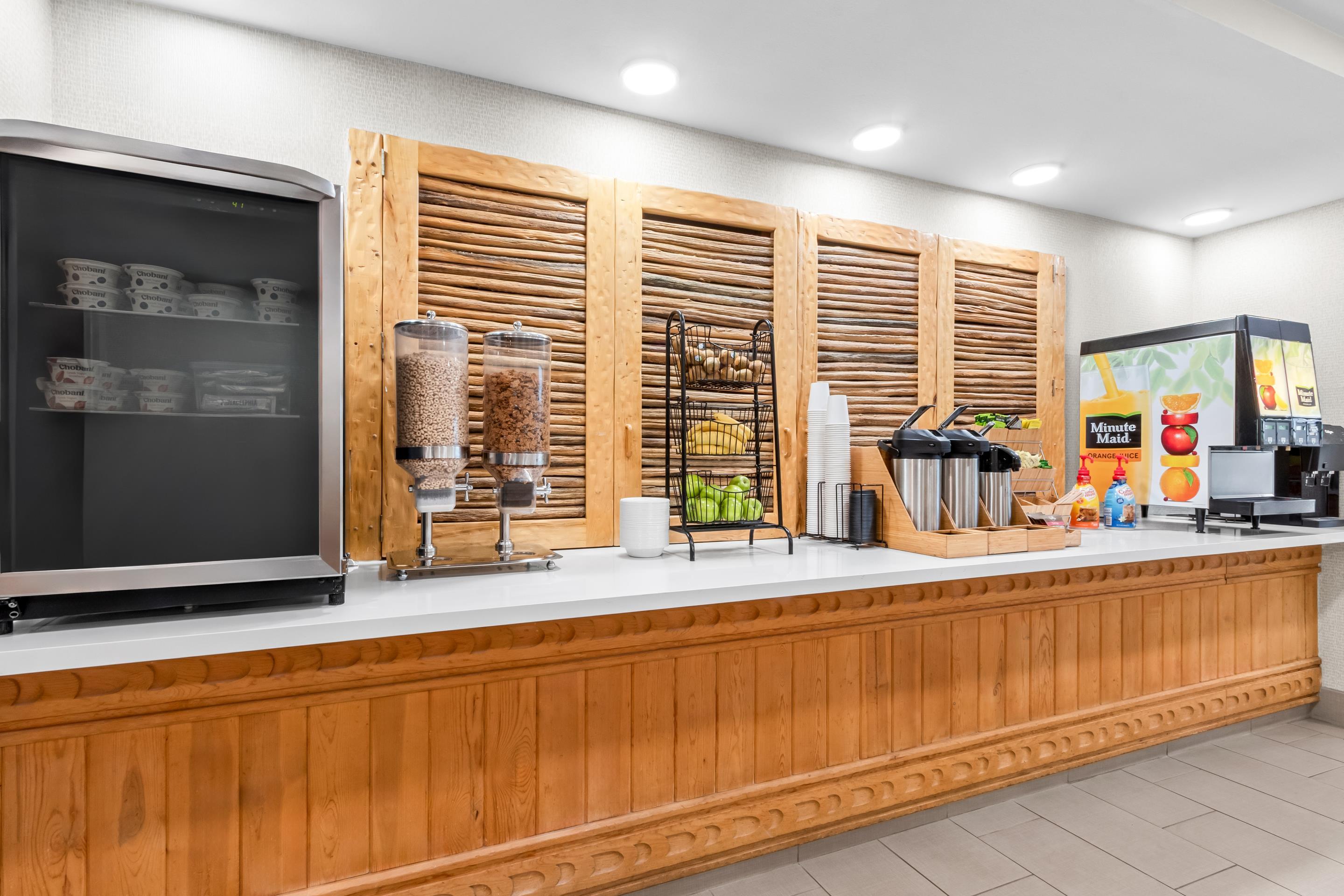 AZ BreakfastArea jpg | Red Lion Inn & Suites Goodyear